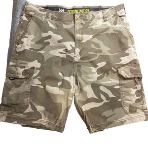 LEE EXTREME MOTION‎ ARMY PATTERN SHORTS SIZE 40 CARGO STYLE MENS